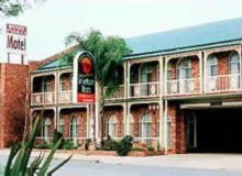 Hamiltons Henry Parkes - Accommodation QLD 0