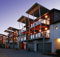 Quarterdecks Harbour Retreat - Accommodation QLD
