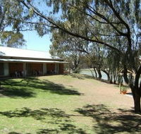 Euston Club Motel - Accommodation QLD