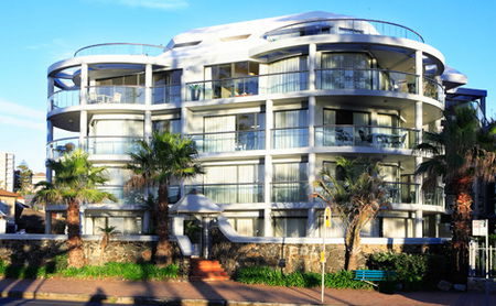 Manly Surfside Holiday Apartments - Accommodation QLD 2