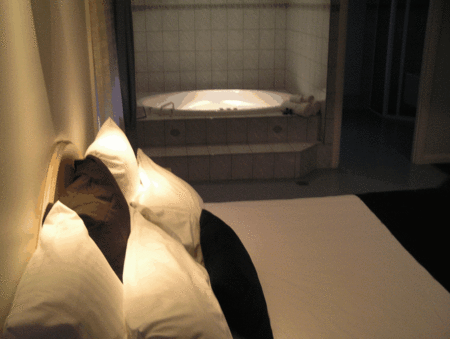 Charles Rasp Motor Inn And Cottages - Accommodation QLD 1