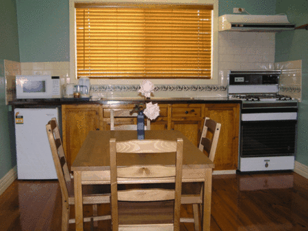 Charles Rasp Motor Inn And Cottages - Accommodation QLD 4