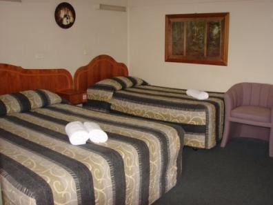 Ardeanal Motel - Accommodation QLD 4