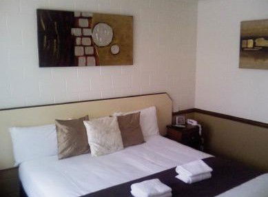 Bent Street Motor Inn - Accommodation QLD 2