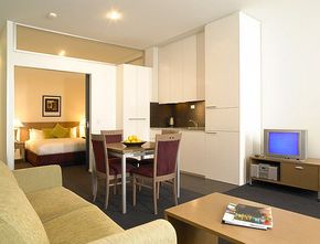 Mantra 100 Exhibition - Accommodation QLD 1