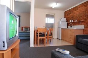 Tea House Motor Inn - Accommodation QLD 2
