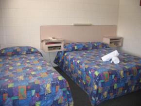 Banjo Paterson Motor Inn - Accommodation QLD 2