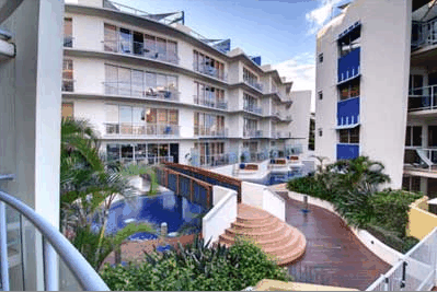 Rolling Surf Resort - Accommodation QLD