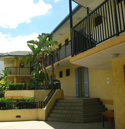 Sapphire Resort - Accommodation QLD 2