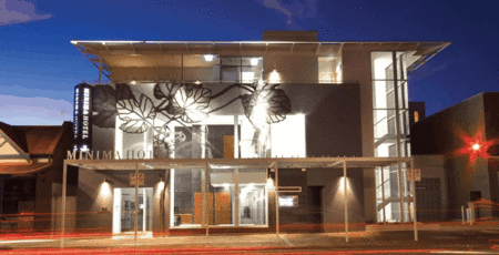 Majestic Minima Hotel - Accommodation QLD