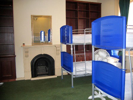 Adelaides Shakespeare Backpackers International Hostel - Accommodation QLD 2