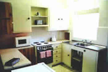 Capri Lodge Motel Apartments - Accommodation QLD 3