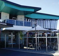 Highlander Hotel Bar Kitchen Rooftop - Accommodation QLD