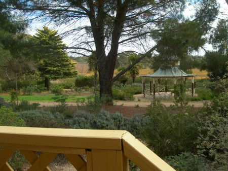 Lyndoch Hill Retreat - Accommodation QLD 0
