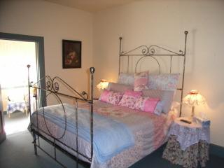 All Saints And Sinners Colonial B&B - Accommodation QLD 2