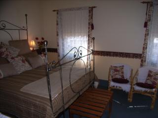 All Saints And Sinners Colonial B&B - Accommodation QLD 4