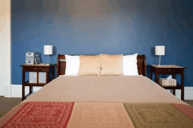 Clydesdale Manor - Accommodation QLD 3