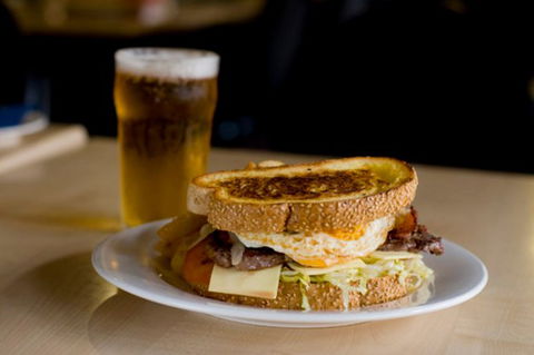 Albion Hotel - Accommodation QLD 2