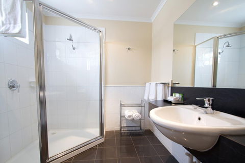 Lake Inn Ballarat - Accommodation QLD 1