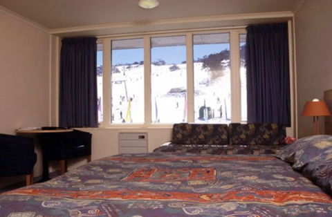Perisher Valley Hotel - Accommodation QLD 0