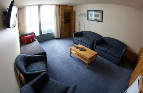 Perisher Valley Hotel - Accommodation QLD 2