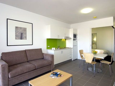 Majestic Oasis Apartments - Accommodation QLD 1