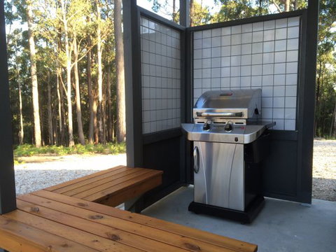 High Peaks Cottages - Accommodation QLD 3