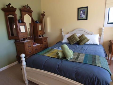 Mad On The Buckland - Accommodation QLD 6