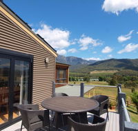 Mad on the Buckland - Accommodation QLD