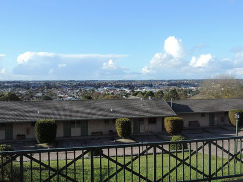 Lakes Resort Mount Gambier - Accommodation QLD 1