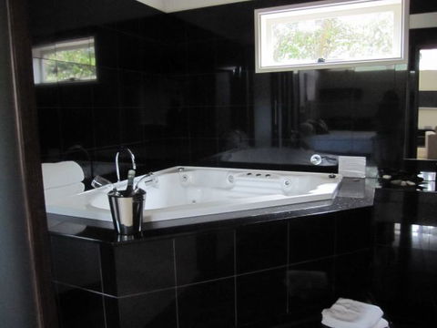 Arusha B&B Retreat - Accommodation QLD 0