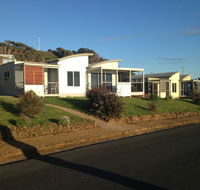 Azzure Beach Houses - Accommodation QLD