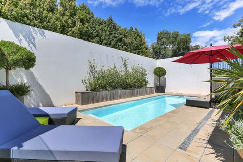 Barossa White House: The West Wing - Accommodation QLD 5