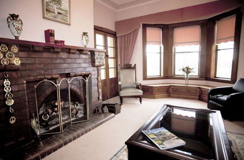 Beauchamp House - Accommodation QLD 3