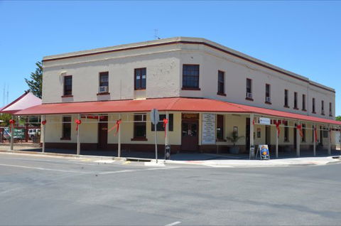 Copper Coast Hotel - Accommodation QLD 1