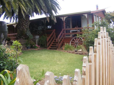 Ironstone Cottage - Accommodation QLD 0