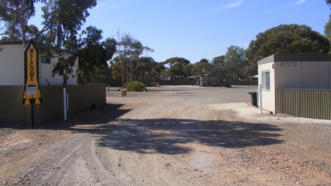 Woomera Traveller's Village And Caravan Park - Accommodation QLD 0