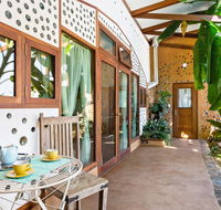 Earthship Ironbank - Accommodation QLD