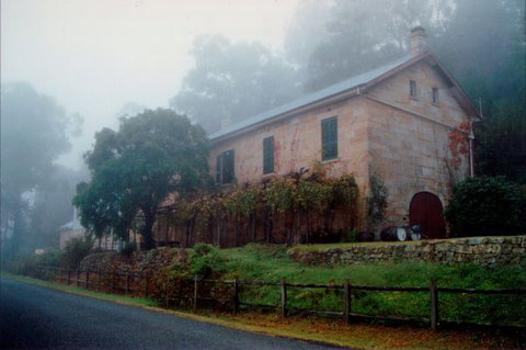 Tizzana Winery Bed And Breakfast - Accommodation QLD 0