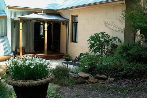 Tizzana Winery Bed And Breakfast - Accommodation QLD 3