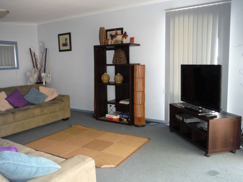 Wallaroo Waves - Accommodation QLD 1