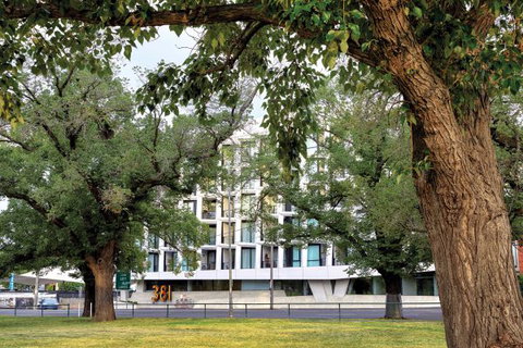 381 Cremorne - Accommodation QLD 7