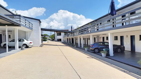 Aaron Motel - Accommodation QLD 4