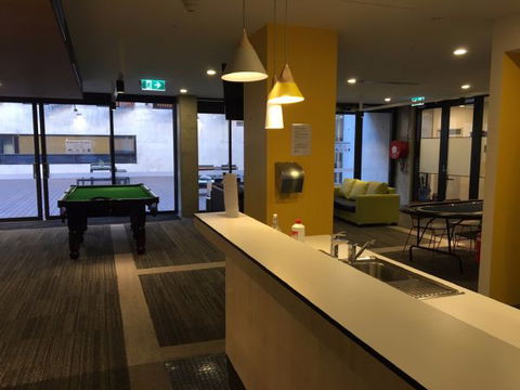 Abercombie Student Accommodation (Summer) - Accommodation QLD 8