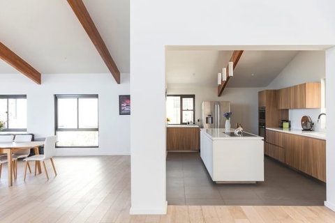 Alexandria House - Accommodation QLD 7