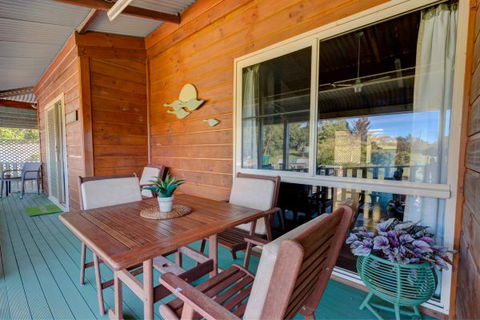 All About Me Bed And Breakfast - Accommodation QLD 5