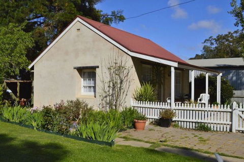 Almond Tree Cottage - Accommodation QLD 0