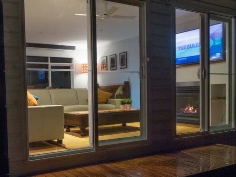 Alice's Palace Ocean Grove - Accommodation QLD 2