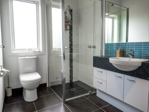 Alice's Palace Ocean Grove - Accommodation QLD 8