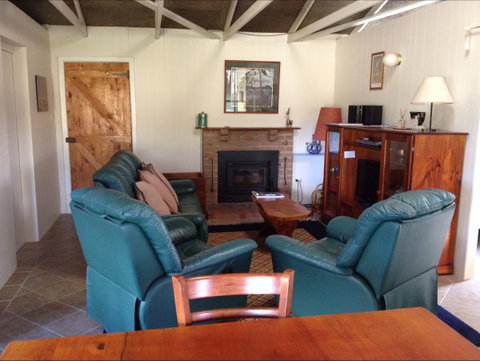 Avaleigh Elms Farmstay - Accommodation QLD 4